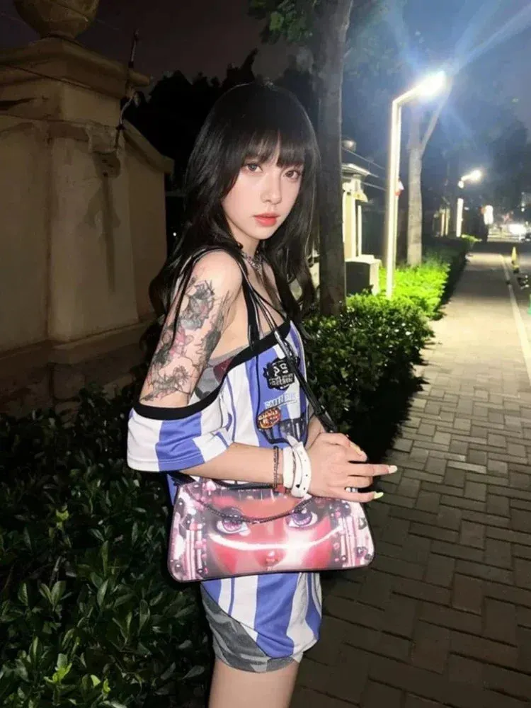 LVSANW American Retro Striped T-shirt for Women Fashionable Street Slanted Shoulder Oversized T-Shirt Harajuku Millennium Y2k T-shirt