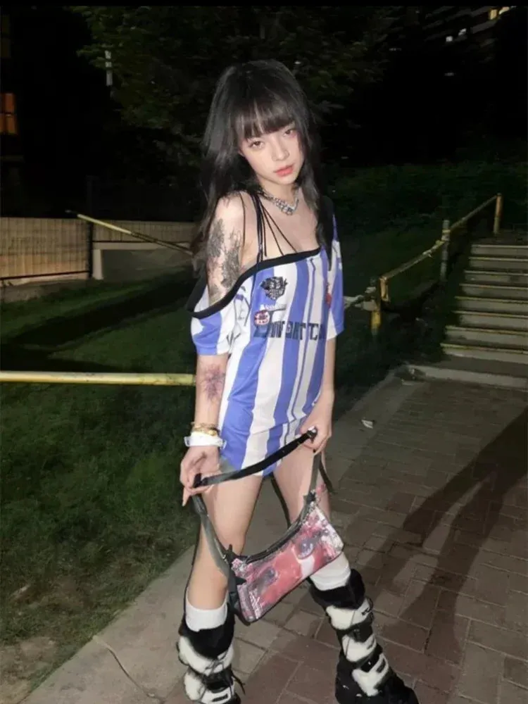 LVSANW American Retro Striped T-shirt for Women Fashionable Street Slanted Shoulder Oversized T-Shirt Harajuku Millennium Y2k T-shirt